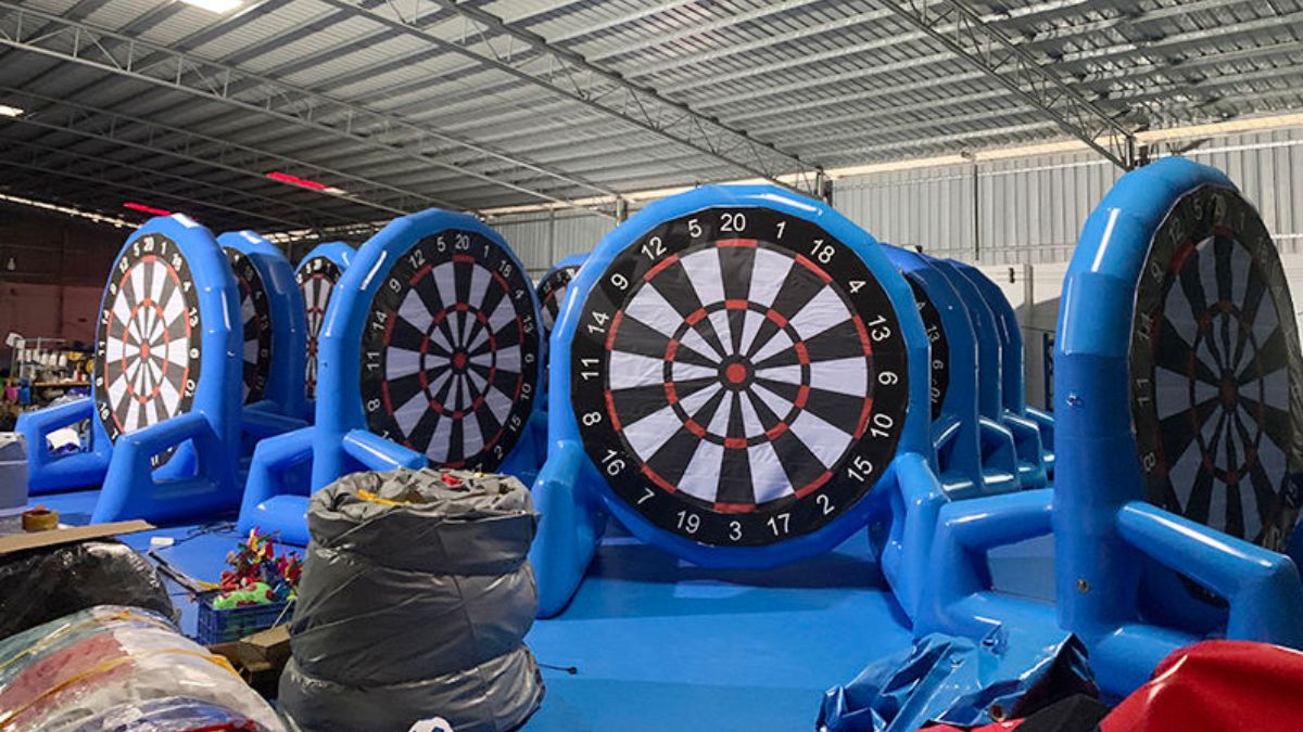 Top trò chơi bơm hơi team building được sử dụng nhiều nhất hiện nay 3 bia bóng đá bơm hơi team building dùng trong sự kiện ngoài trời
