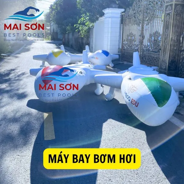 Máy bay bơm hơi - đồ chơi bơm hơi độc đáo, mới lạ